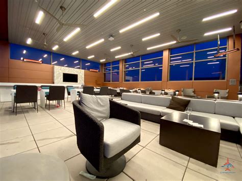 Salt-Lake-City-Delta-Sky-Club-Sky-Deck-Patio-Lounge-Review - Eye of the ...