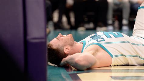 Gordon Hayward Hurt