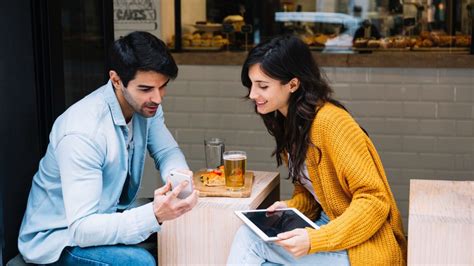 Red flags in relationships: Spot the signs that may signal trouble ahead