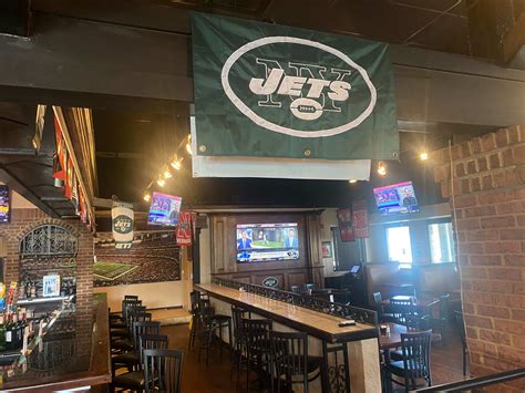 Where to Eat & Watch Football If You're Not a Falcons Fan - Atlanta ...