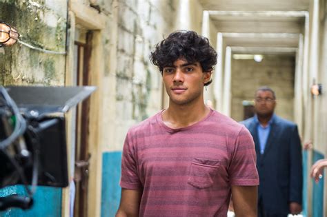 Ex-galã de 'Malhação' que faz sucesso vendendo nudes vive romance com influenciador