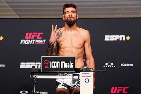 UFC on ESPN 73: Amosov successfully passed the weigh-in before debuting ...