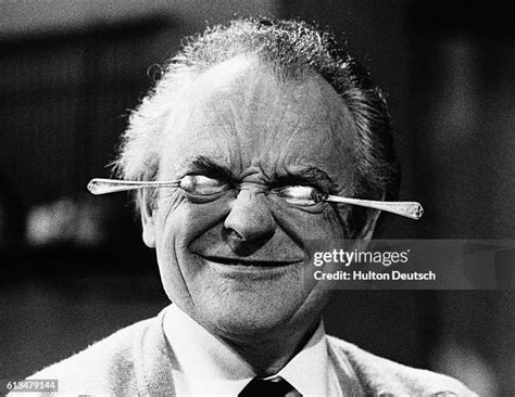 Kenneth Connor 的图像结果