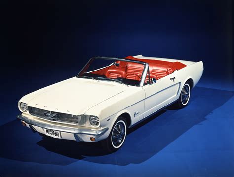 Ford Mustang Convertible 1/2 (1964) - pictures & information
