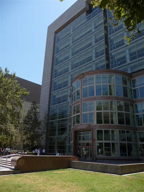 Van Nuys Courthouse Entrance | The Van Nuys Municpal Court e… | Flickr
