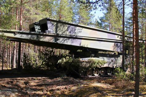 Puolustusvoimat tilaa kuusi uutta Leopard 2L -siltapanssarivaunua ...