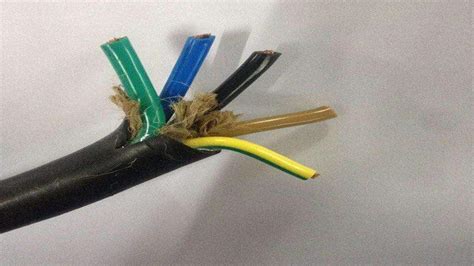 电工必备电线电缆载流量表：铜芯电缆载流量表与计算口诀分享 - 电气技术 - 电子发烧友网