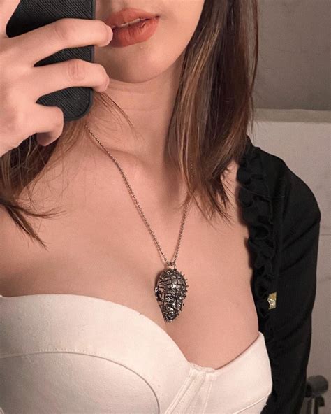 Deerlong สาวสวยคนดัง ผู้ทำ Onlyfans เบอร์ 1 ของเมืองไทย !! 18+