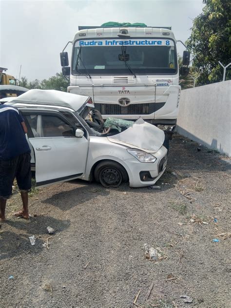An accident occurred between a car and a dumper; 6 people in the car ...