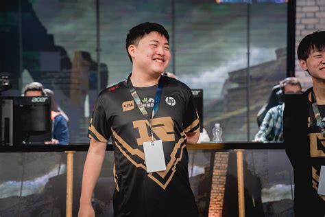 League of Legends-pro Jian 'Uzi' Zi-Hao keert terug als hij gezond wordt
