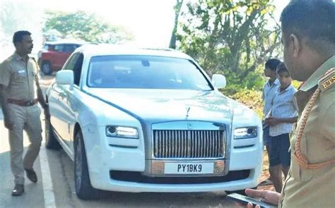 1 Crore BMW Runs Out Of Fuel: Bengaluru Cops Fine Owner For ...