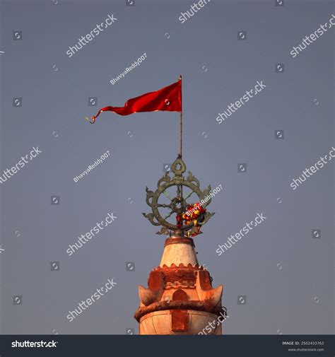 1+ Hundred Lording Ton Royalty-Free Images, Stock Photos & Pictures ...