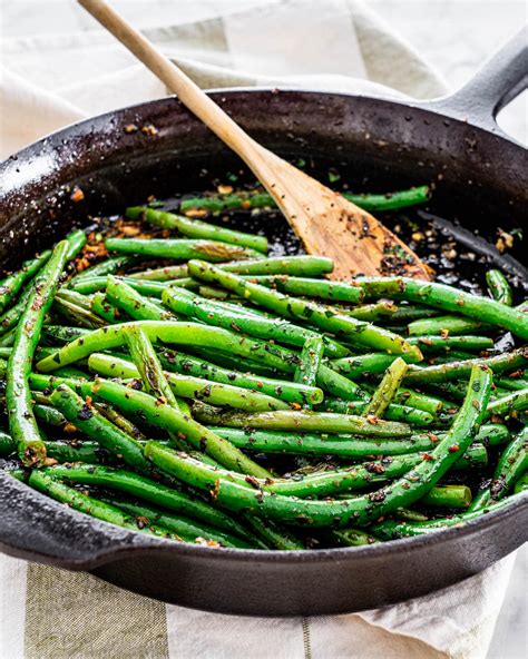 Skillet Green Beans - Jo Cooks