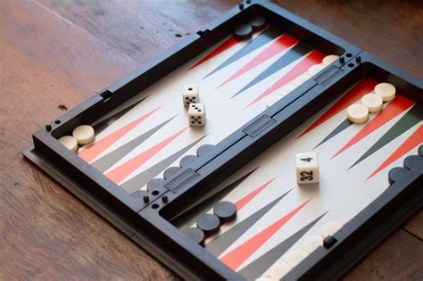 How to Set up a Backgammon Board: 11 Steps (with Pictures)
