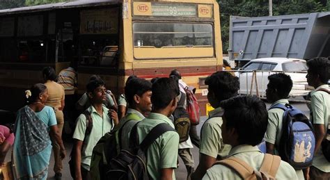 இலவச பேருந்து பயண அட்டைக்கு எமிஸ் தளத்தில் விண்ணப்பிக்கலாம்: பள்ளிக் ...