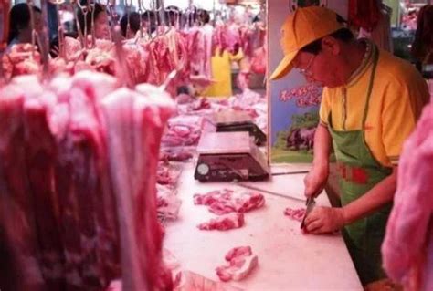 女大学生弃白领工作卖猪肉爆红 被称“猪肉西施”_社会-项城网