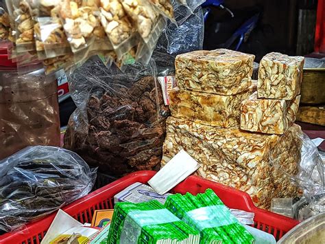 Campuran Tembakau Linting, dari Cengkeh hingga Kelembak