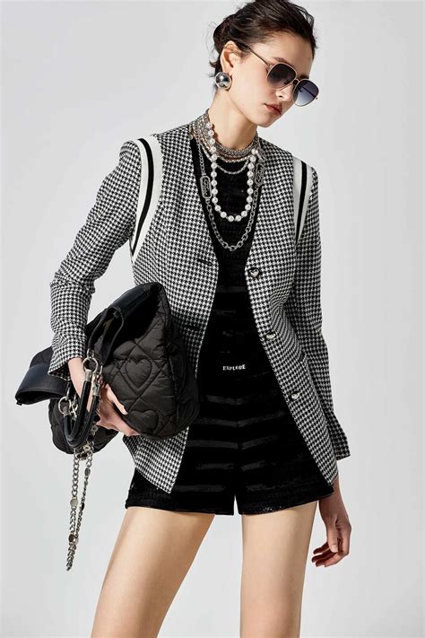 Business-Casual 女生 的图像结果