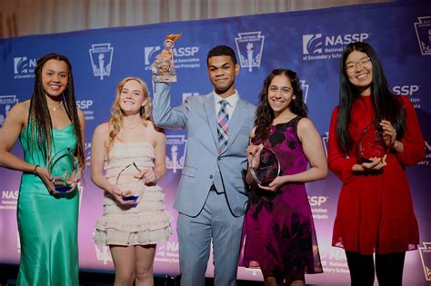 How to Meet National Honor Society Requirements in 2026 | Bold.org