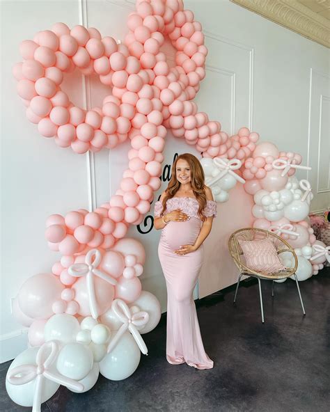 Hannah Jeffries | 🎊SURPRISE🎊 • Austin and I are expecting a sweet little girl this Thanksgiving ...