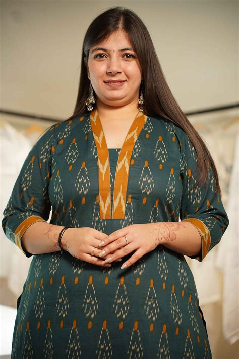 Shop Plus Size Kurta Sets at Apella