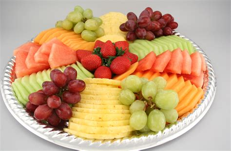 Beautiful Fruit Platters | Great Beginnings « Rochebros | Fruit platter ...