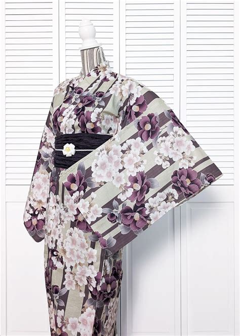 Modern Sakura Women's Authentic Traditional Japanese Yukata, aka India ...