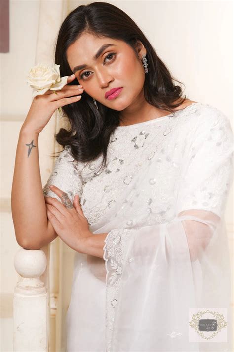 Hansini Handembroidered Organza Saree – kreationbykj