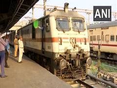 3 passengers injured while trying to deboard running train in ...