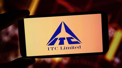 ITC shares: Oversold stock logs minor recovery, analysts on price targets