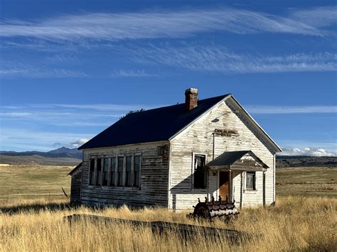 Old schoolhouse in rural Oregon : r/AbandonedPorn