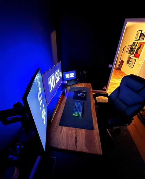 Image result for Tech Source Setup Wars PC Builds in Desk