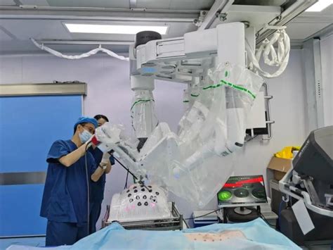 未来高精手术都靠机器人？四川顶流医院纷纷迈入“达芬奇”时代！_腾讯新闻