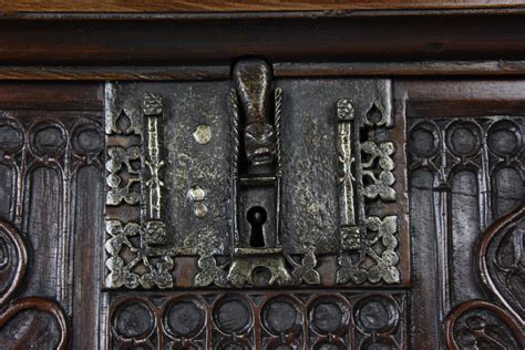 15/16th Century Spanish Walnut Casket, Circa 1500 For Sale at 1stDibs