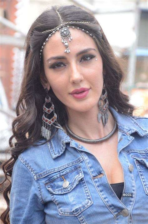 Farah Karimi- The Etimes Photogallery