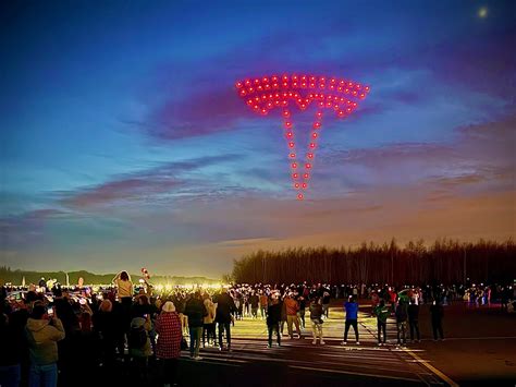 Light Show Tesla: Monza si illumina al MIMO 2025