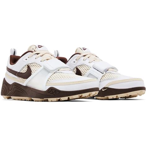 Travis Scott X Zoom Field Jaxx Light Chocolate