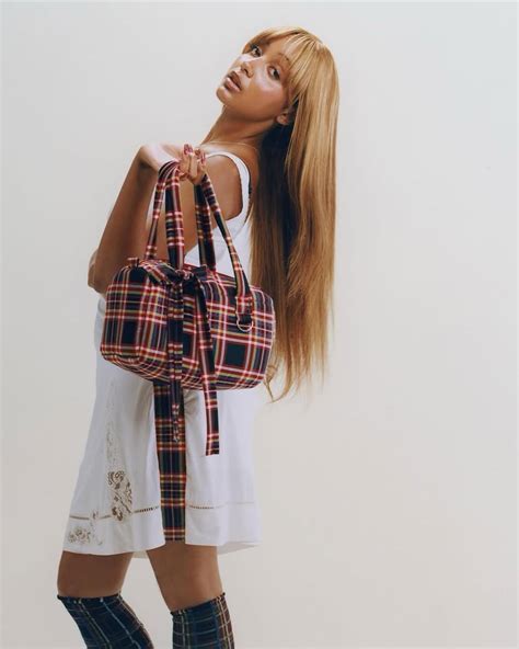 FFW Sounds: PinkPantheress, a artista por trás dos virais - FFW