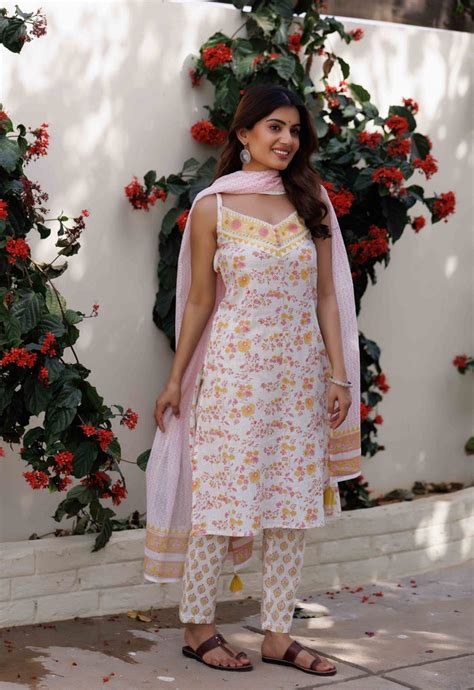 Shop Indian Wear for Women at Special Prices | Tara C Tara