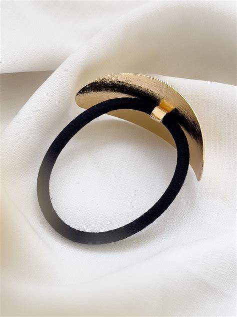 Buy Leaf Shaped Stainless Steel Rubber Band Online - Ishhaara