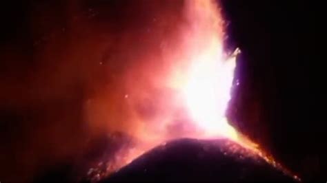 New Etna volcano eruption in Sicily shuts down Catania airport - CGTN