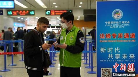 上海第一例“反向接送”！从入境到出境，外籍旅客再次感受到不一样的上海城市温度_时政_新民网