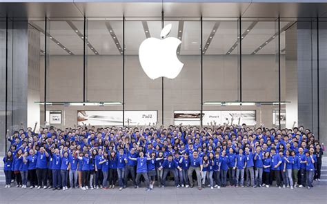 迎接世界地球日，苹果员工换“原谅色”T恤