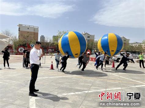 宁夏银川：“红色物业”管家式服务让居民幸福感“满格”-中国新闻网-宁夏新闻