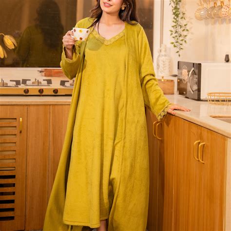 Olive Super Soft Woollen Maxi & Shrug Set – FEATHERS CLOSET