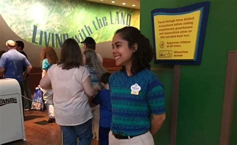 Como é trabalhar na DISNEY. Vagas e Carreira na Disney