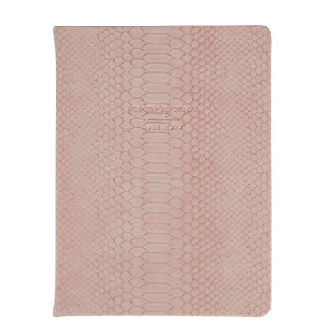 momAgenda Desktop 23/2024 Day Planner | Runs through December 2024 ...