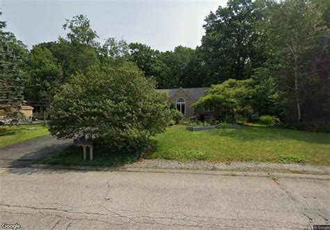 4 Nancy Ln, Hooksett, NH 03106 | Homes.com