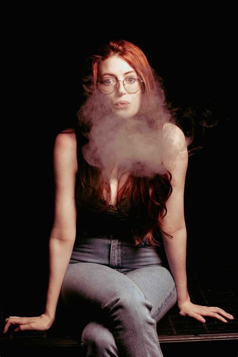 About Fiona Cauley | Stand-Up Comedian & Kill Tony Favorite