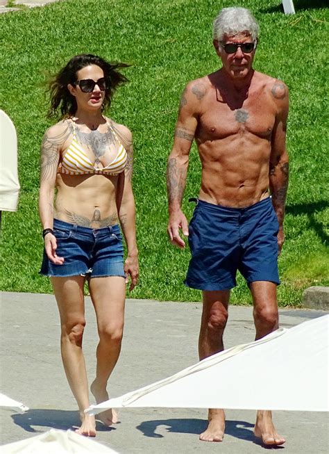 Anthony Bourdain Young - EMSEKFLOL.COM